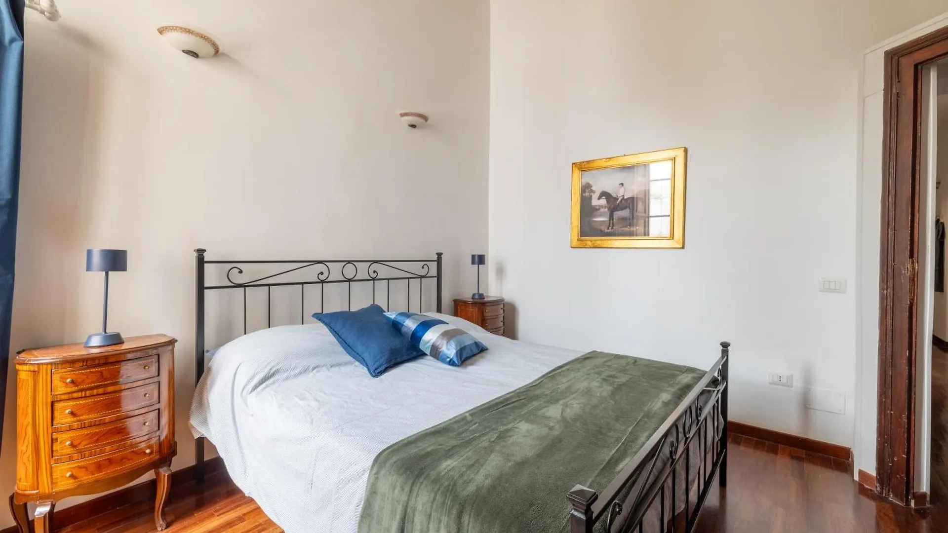 Luxury Apartment In The Heart Of Rome - Near Metro A And B 0*,  Italy